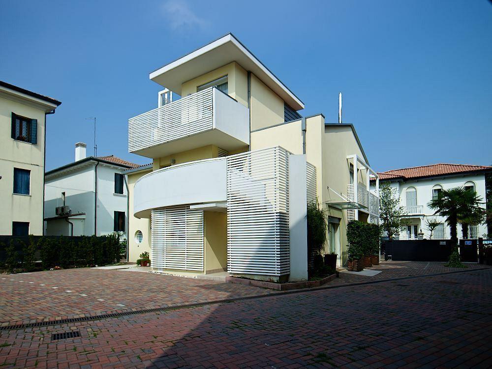 Palazzo Brando - Living Apartments Treviso Exterior photo