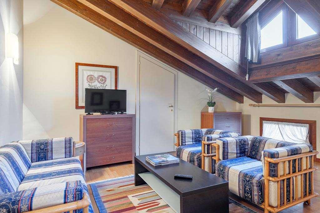 Palazzo Brando - Living Apartments Treviso Room photo